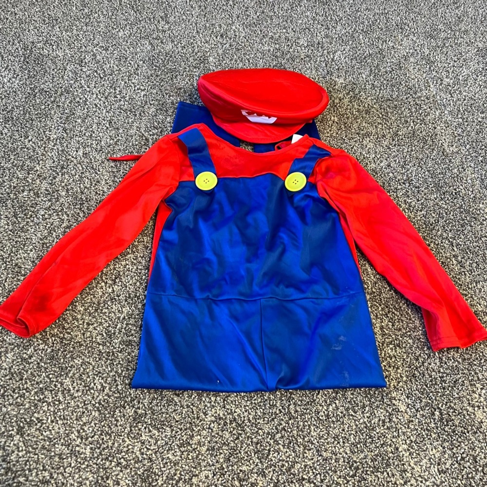Super Mario Kids Unisex Jumpsuit Halloween Costume with Hat Size 5-6 Medium